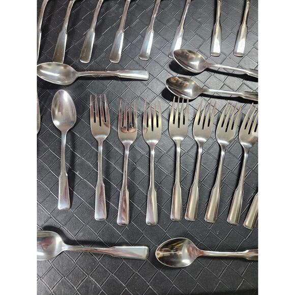 Rogers Stainless by Oneida Service for 8 Silverware Set with Serving Pieces - Picture 11 of 16